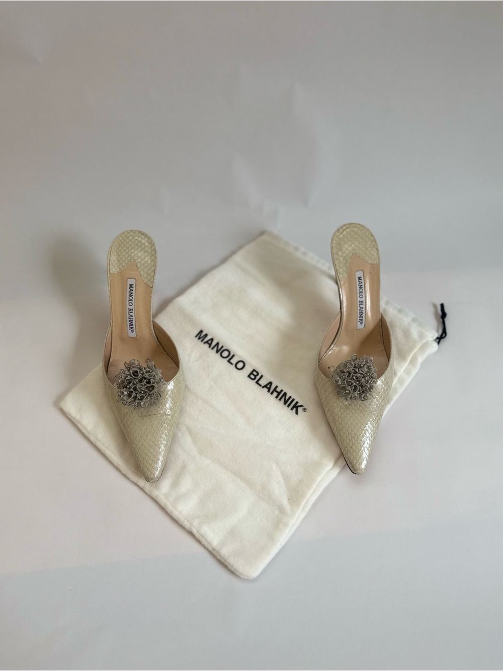 Manolo Blahnik Cream Snakeskin Textured Pointed-Toe Mules